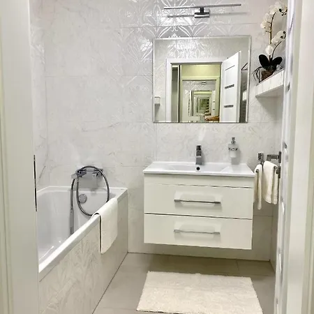 Eleganz - Exclusive Near The Center With Free Private Parking * Μπρατισλάβα