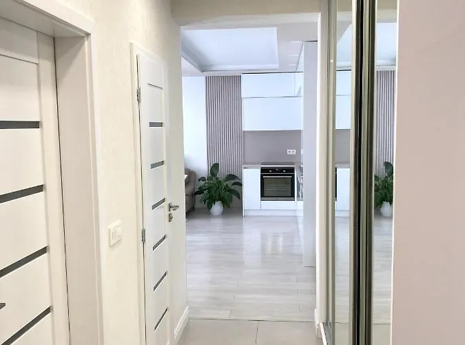 Eleganz - Exclusive Near The Center With Free Private Parking Appartement