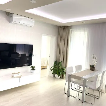 Eleganz - Near The Center With Free Parking Pressburg