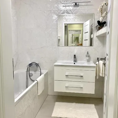 Eleganz - Near The Center With Free Parking * Pressburg