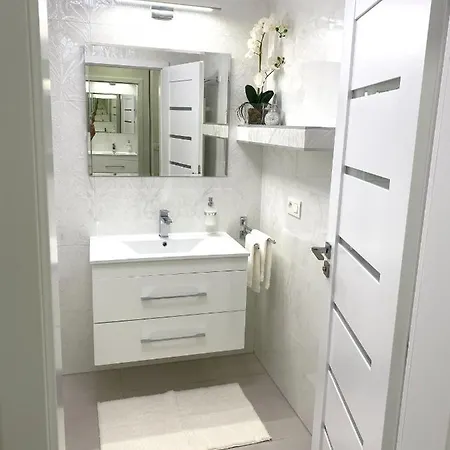 Apartment Eleganz - Near The Center With Free Parking *
