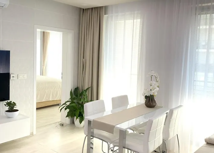 Eleganz - Exclusive Near The Center With Free Private Parking Apartament